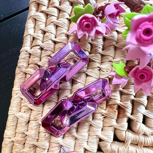 New! Bloggers Fav The “Chain Link” Oil Slick Earrings - Picture 4 of 6